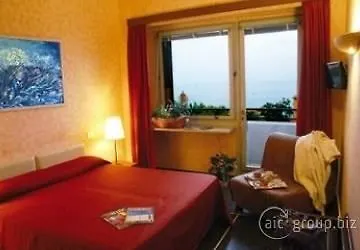 Hotel Palace Varraze 3*,  Italien